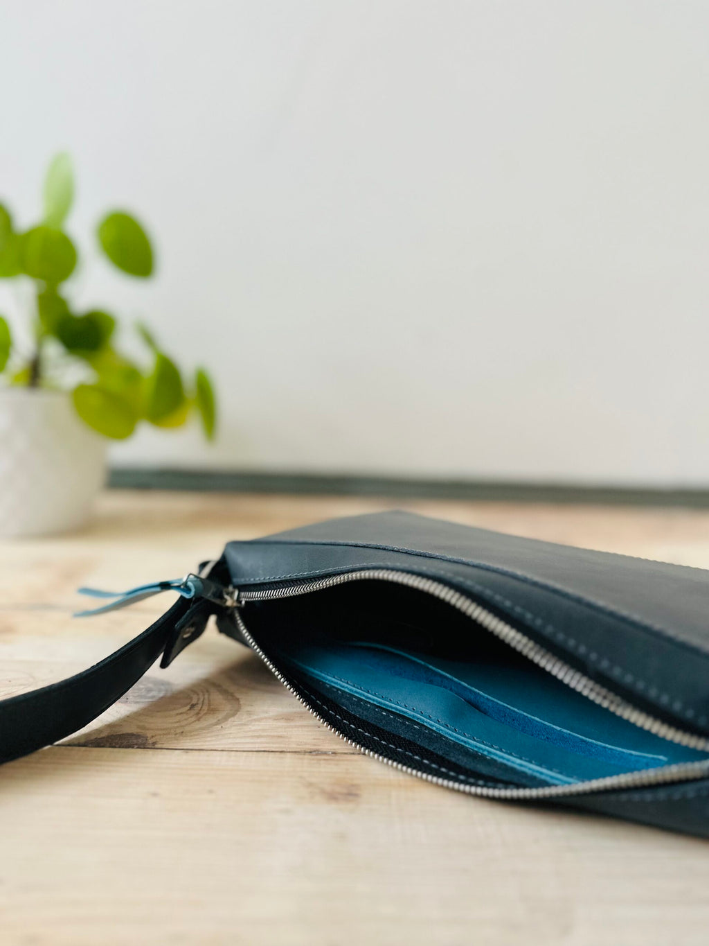 Crossbody Leather Bag TOURIST