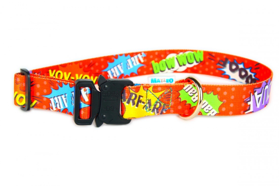 Collar With A Metal Buckle - Red Graffiti