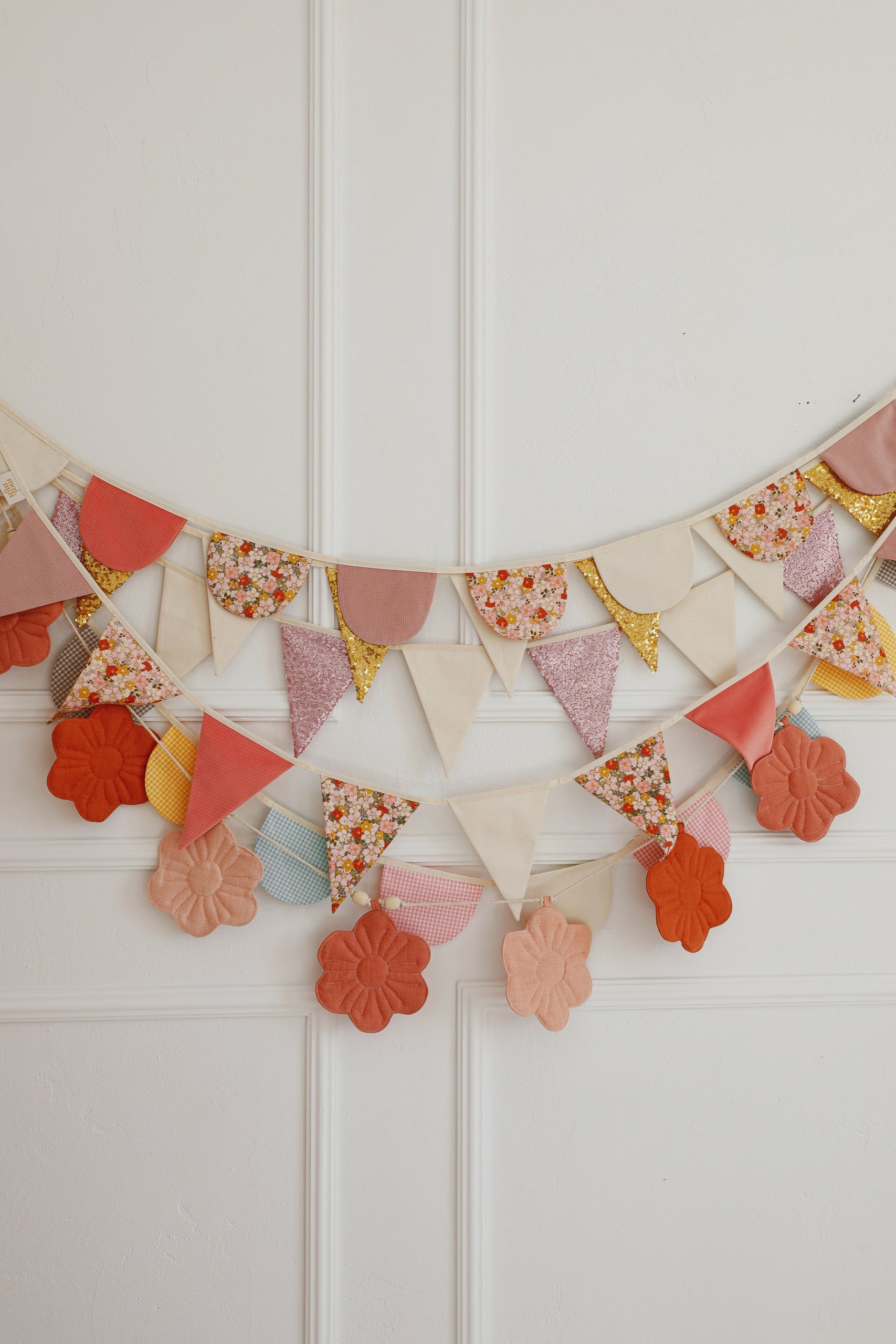 Garland - Birthday In Garden