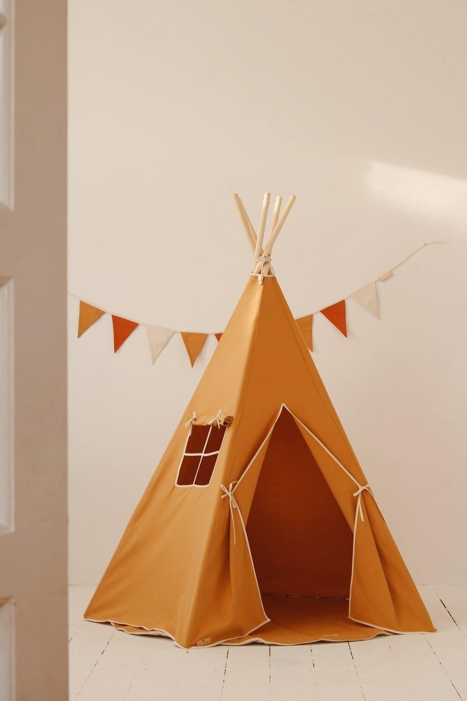 Garland - Ochre