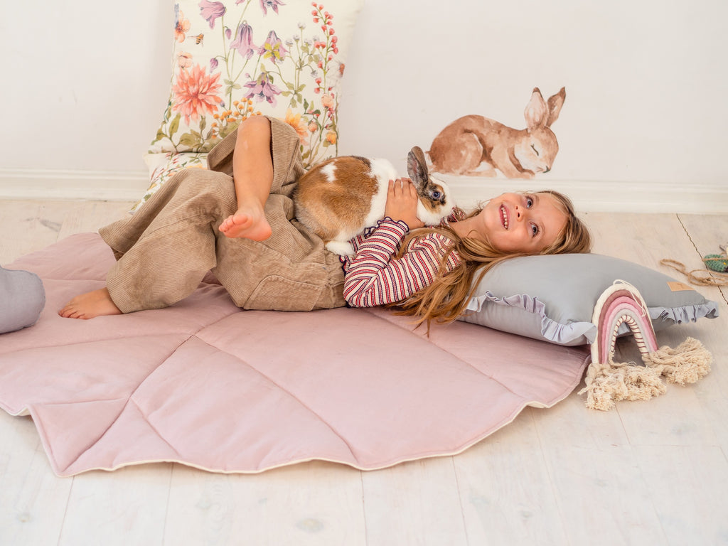 Organic Cotton and Linen Leaf Playmat - Powder Pink