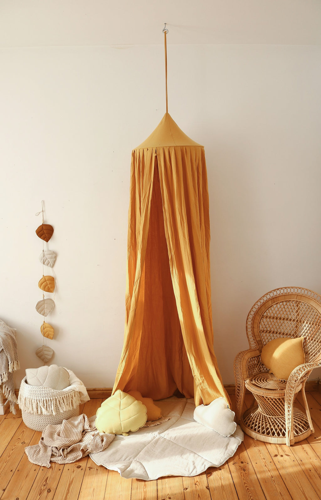 Organic Cotton and Linen Leaf Playmat - Sand