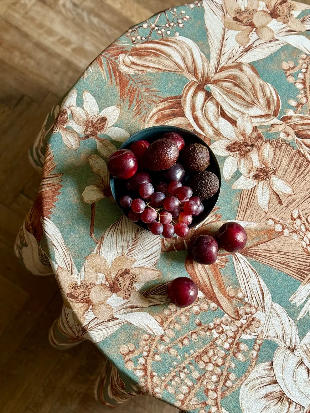 Round Tablecloth, Linen-Cotton Mix - Terra Flora