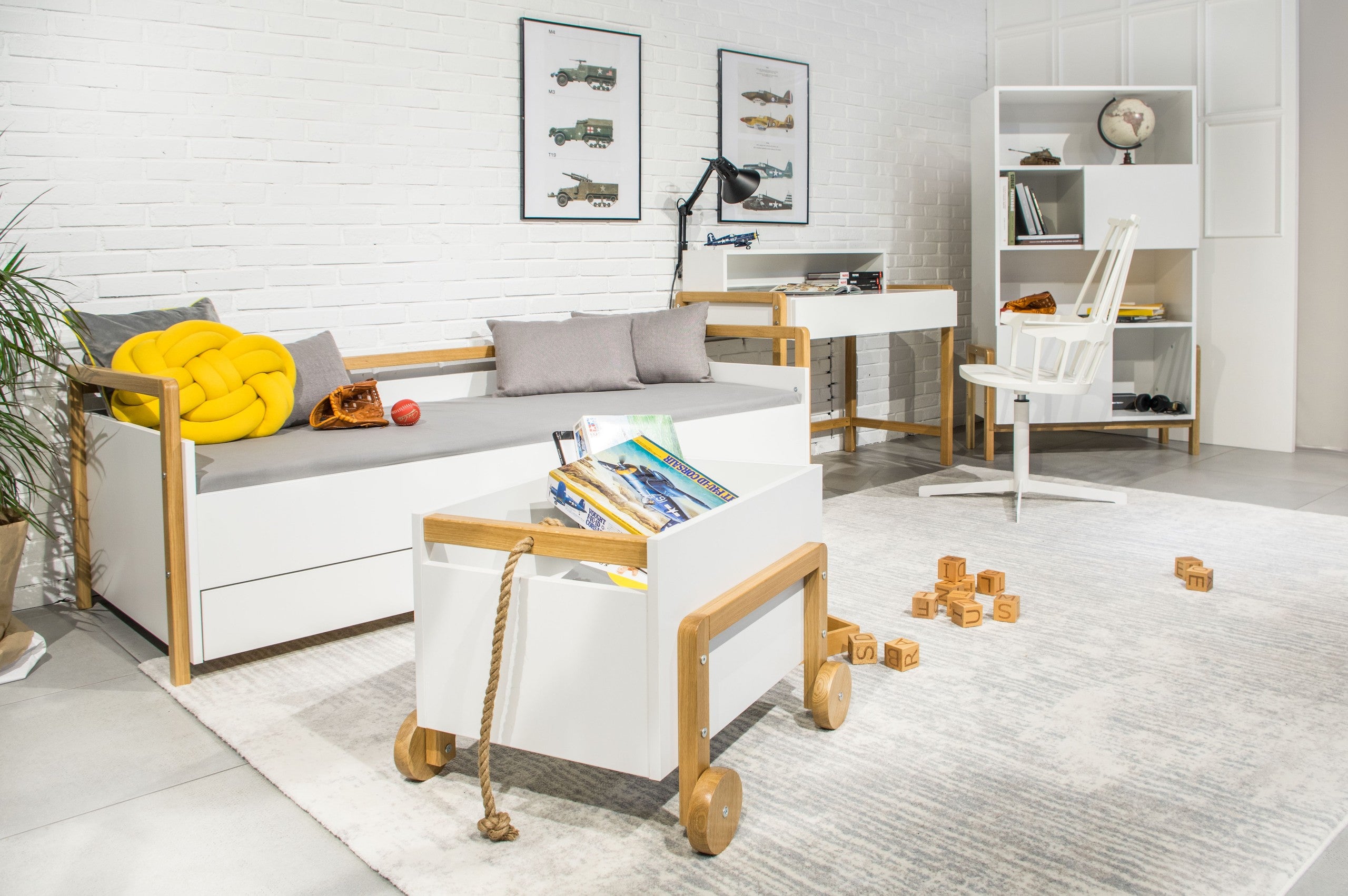 Victor Daybed with Drawers